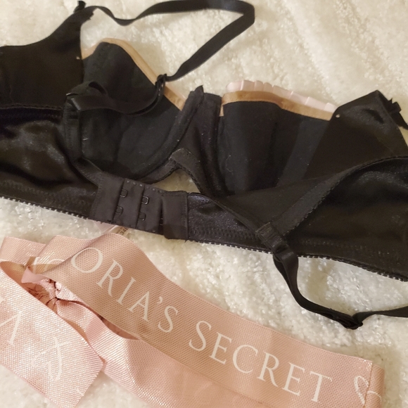 Victoria's Secret Satin and Lace Bra - Picture 5 of 5